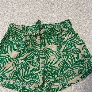 NWOT Cali 1850 Green Leaf Shorts
